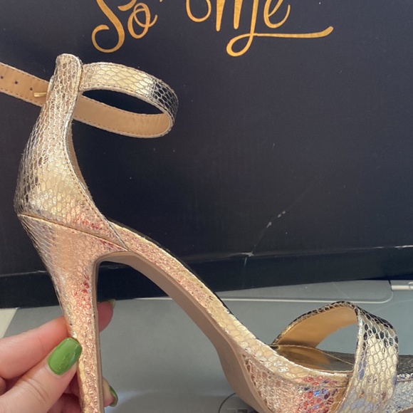 Women shoes - Picture 3 of 4